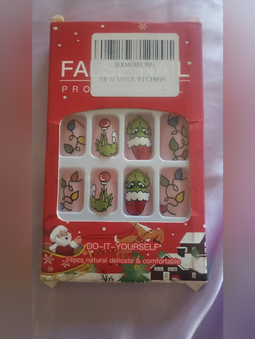 Pink Grinch-Style Press-On Nail Set – Festive Holiday Design